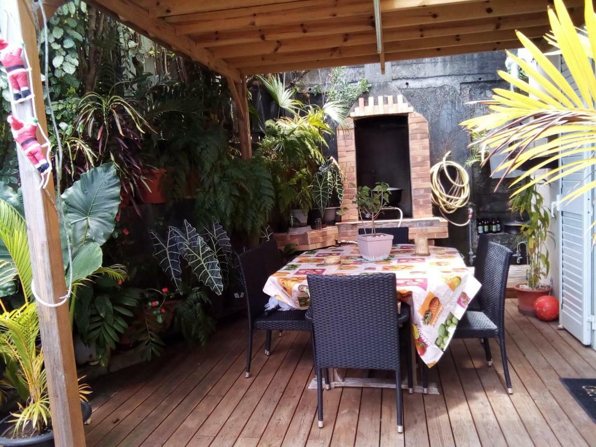 Apartamento La CAZ A NOU Saint Pierre Exterior foto
